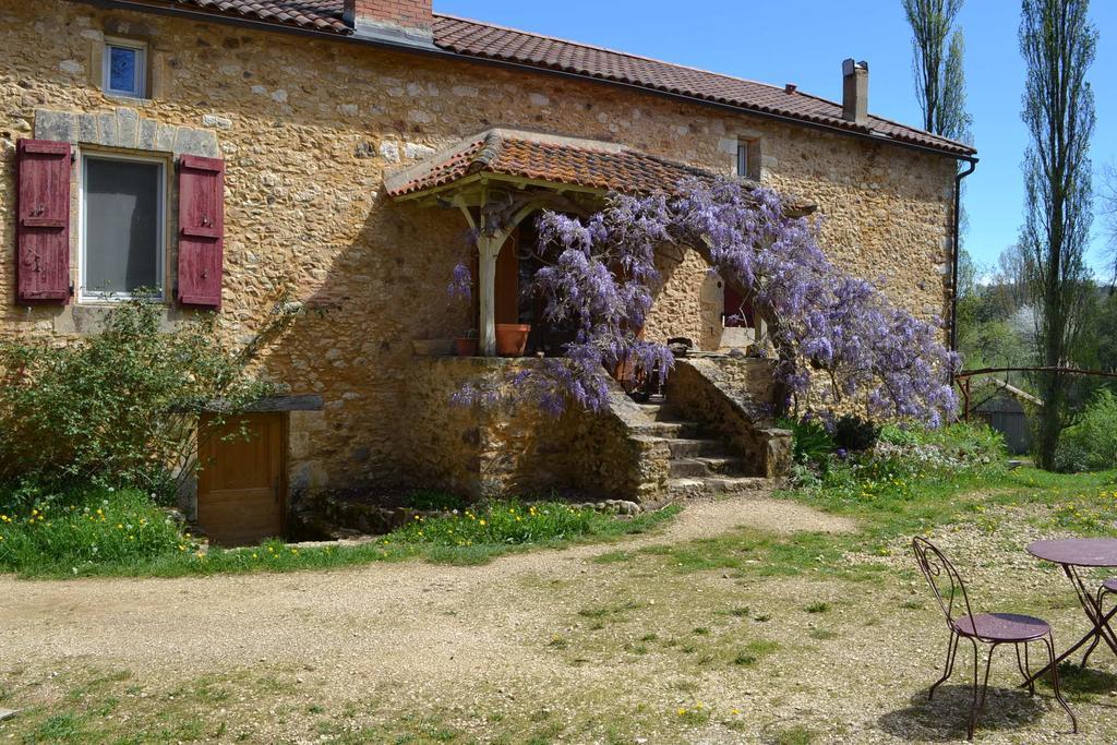 ホテルLa Ferme De Cagnolle Saint-Amand-de-Belvès エクステリア 写真